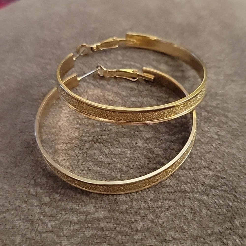 VTG Goldtone Glitter Stardust Jumbo Huggie Earrings